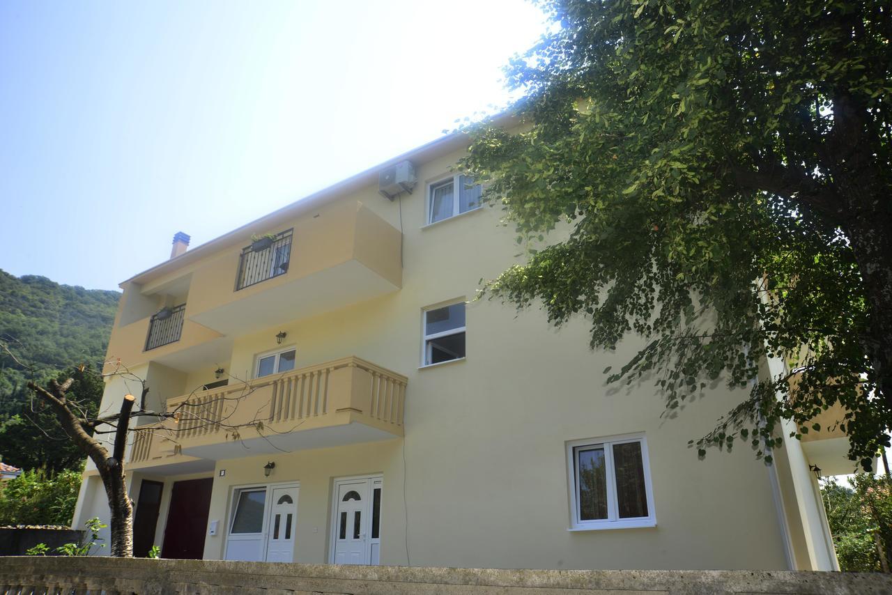 Apartman Bradasevic Tivat Eksteriør bilde